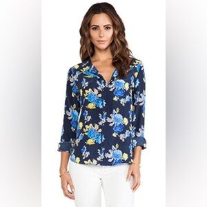 Equipment Lynn Blouse in Peacoat. Size Medium